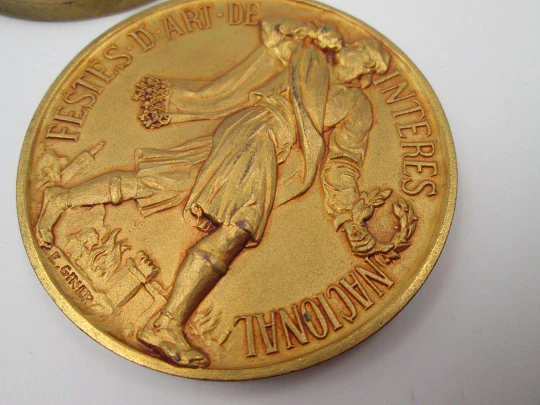 Pareja medallas Hogueras San Juan Alicante. Bronce dorado. E. Giner. 1960
