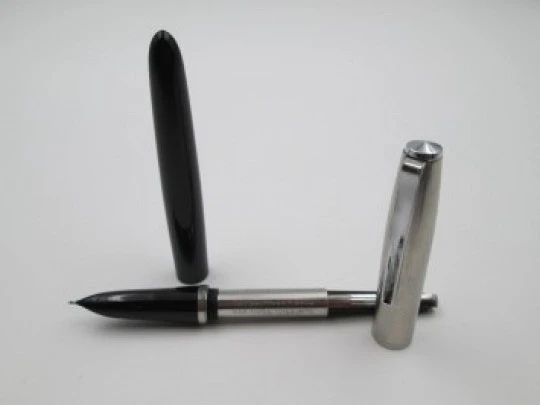 Parker 21. Plástico negro y acero. EEUU. Años 60. Aerométrica