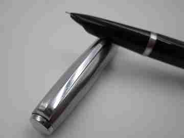 Parker 21. Stainless steel & black plastic. 1950's. Aerometric system