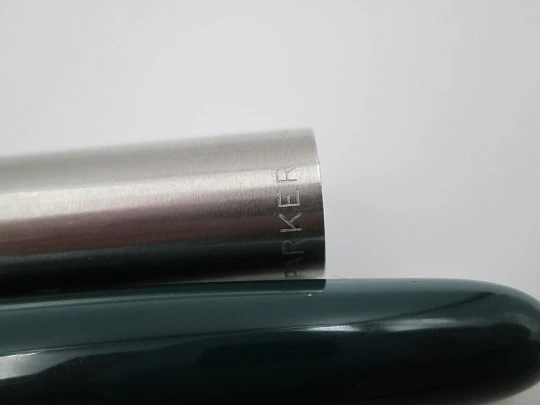 Parker 21. Stainless steel & green plastic. 1950's. Aerometric system. USA