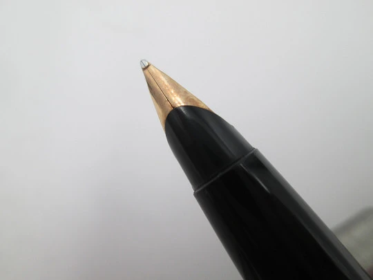 Parker 45 GT. Stainless steel & gold plated. Black plastic. 1960's. Aerometric. USA