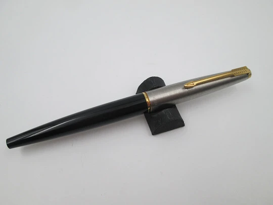 Parker 45 GT. Stainless steel & gold plated. Black plastic. 1960's. Aerometric. USA