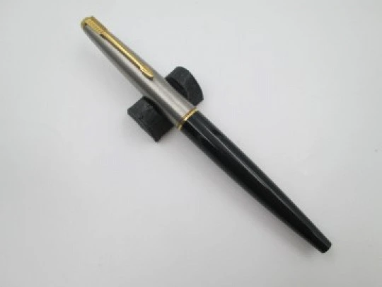 Parker 45 GT. Stainless steel & gold plated. Black plastic. 1960's. Aerometric. USA