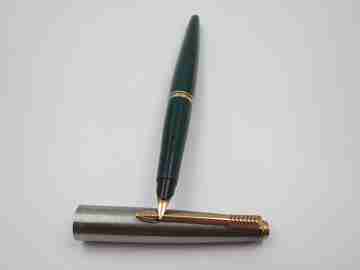 Parker 45 GT. Stainless steel & gold plated. Green plastic. 1960's. Aerometric. USA