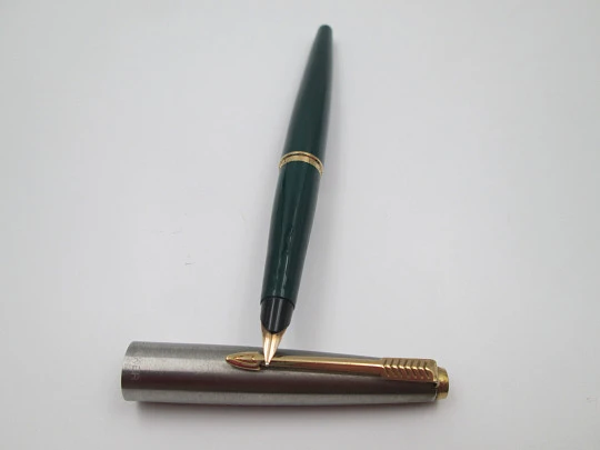 Parker 45 GT. Stainless steel & gold plated. Green plastic. 1960's. Aerometric. USA