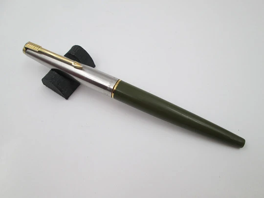 Parker 45 GT. Stainless steel & gold plated. Green plastic. 1960's. Aerometric. USA Parker 45 GT. Stainless steel & gold plated. Green plastic. 1960's. Aerometric. USA