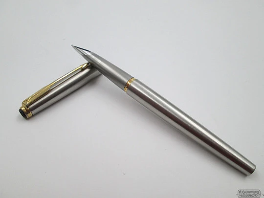 Parker 50 Falcon. Acero inoxidable mate y chapados oro. 1979. EEUU