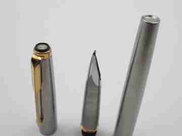 Parker 50 Falcon. Acero inoxidable mate y chapados oro. 1979. EEUU