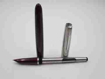 Parker 51. Plástico borgoña y acero inoxidable. Años 60. Aerométrica. 14k