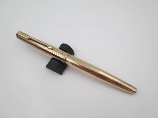 Parker 65 Custom Insignia fountain pen. 12 karat gold plated. Aerometric. England. 1960's Parker 65 Custom Insignia fountain pen. 12 karat gold plated. Aerometric. England. 1960's