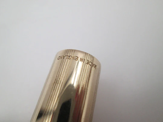 Parker 65 Custom Insignia fountain pen. 12 karat gold plated. Aerometric. England. 1960's