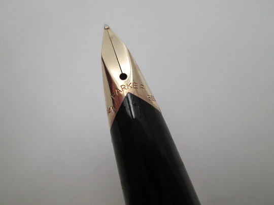 Parker 65 Custom Insignia fountain pen. 12 karat gold plated. United Kingdom. 1960's Parker 65 Custom Insignia fountain pen. 12 karat gold plated. United Kingdom. 1960's