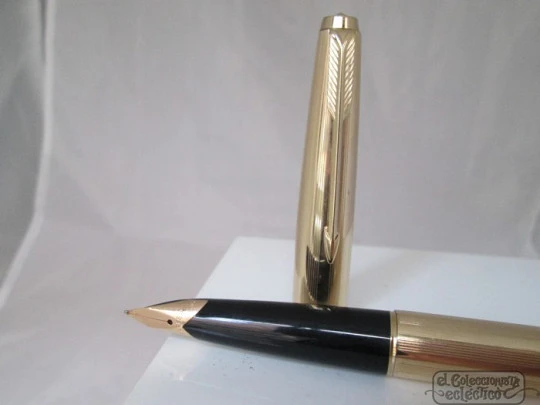 Parker 65 Custom Insignia. Reino Unido. Años 60. Chapada oro 12K