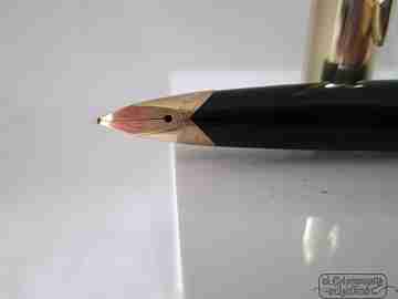 Parker 65 Custom Insignia. United Kingdom. 12K gold plated. 1960's