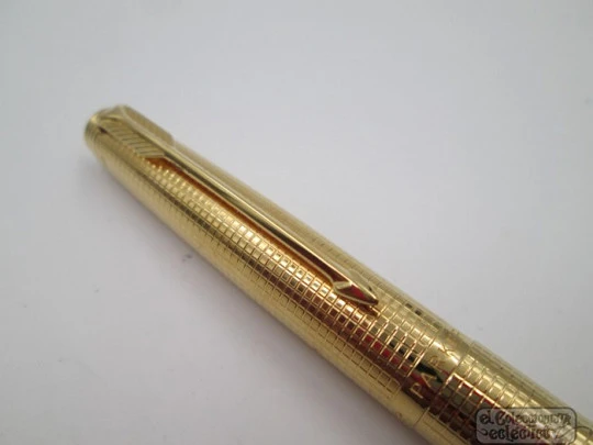 Parker 75 Custom Insignia. Gold filled & black plastic. 1968. Converter. 14k