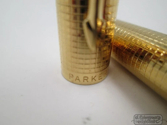 Parker 75 Custom Insignia. Gold filled & black plastic. 1968. Converter. 14k