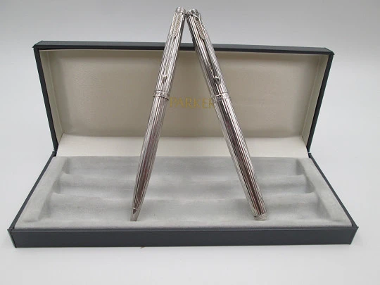 Parker 75 fountain pen and ballpoint set. Silver plated. Original box. France. 1990's
