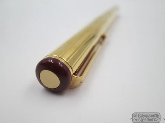 Parker 88 Place Vendome. 23k gold filled & garnet plastic. 1988. Converter