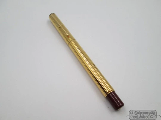 Parker 88 Place Vendome. 23k gold filled & garnet plastic. 1988. Converter