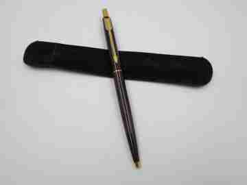 Parker Classic 180 Thuya ballpoint pen. Mottled brown lacquer and gold plated
