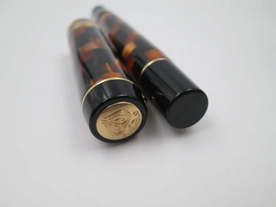 Parker Duofold Amber Check Centennial. Resina mosaico y detalles chapados. 2006