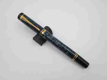 Parker Duofold Centennial fountain pen. Blue marble resin & gold plated. 18k gold nib. 2000's