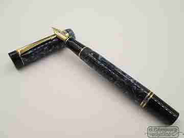 Parker Duofold Centennial. Azul mármol. Plumín 18 quilates. Años 90