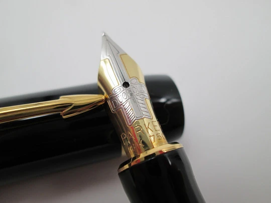 Parker Duofold International. Black resin & gold plated details. 2005