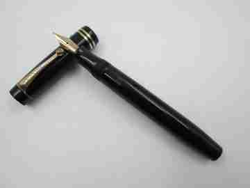 Parker Duofold Junior Streamlined. Black celluloid & gold plated. 1930's