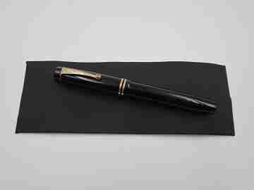 Parker Duofold Junior Streamlined. Black celluloid & gold plated. 1930's