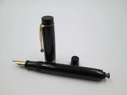 Parker Duofold Junior Streamlined. Celuloide negro y chapados oro. 1930