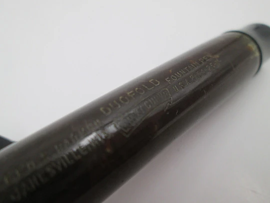 Parker Duofold Lucky Curve. Celuloide verde y chapados oro. Carga botón. EEUU. 1920