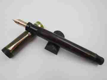 Parker Duofold Lucky Curve. Green celluloid & gold plated. Button filler. USA. 1920's