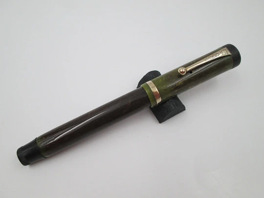 Parker Duofold Lucky Curve. Green celluloid & gold plated. Button filler. USA. 1920's