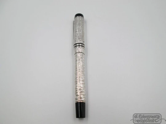 Parker Duofold Presidential Esparto. Plata ley y resina negra. 18K. UK