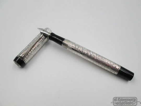 Parker Duofold Presidential Esparto. Plata ley y resina negra. 18K. UK