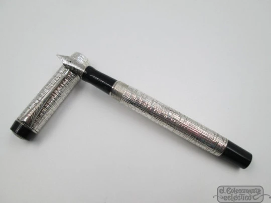 Parker Duofold Presidential Esparto. Plata ley y resina negra. 18K. UK