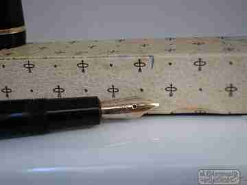 Parker Duofold. 1960's. Black plastic. Gold-plated. 14K. UK