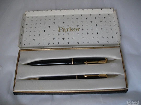 Parker Slimfold. Pen and pencil set. 1960's. Black plastic. Box. UK