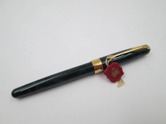 Parker Sonnet Premier. Laca verde negra y chapados oro. Plumín 14k. Cartuchos. 1998