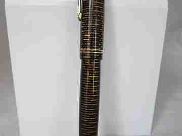 Parker Vacumatic. Celluloid. Golden pearl. Brown. 1940's. 14K
