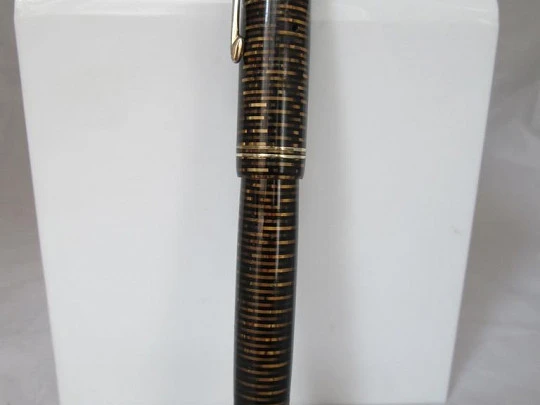 Parker Vacumatic. Marrón perla. 1940. USA. Plumín oro. Punto medio