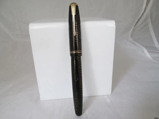 Parker Vacumatic. Marrón perla. 1940. USA. Plumín oro. Punto medio