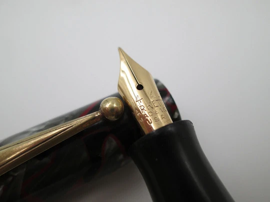 Parkette. Marble celluloid. Grey, black & red. 1930's. 14k gold nib. Lever