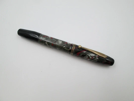 Parkette. Marble celluloid. Grey, black & red. 1930's. 14k gold nib. Lever