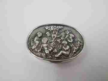 Pastillero mujer. Plata de ley 925 / vermeil. Alto relieve. Querubines. 1970