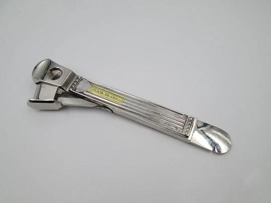Pedro Duran cigar cutter. 925 sterling silver. Shield and ribbed design. 1990's. Spain