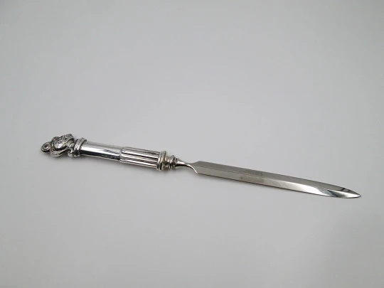 Pedro Duran desk letter opener. 925 sterling silver. Knight helmet motif. 1990's. Spain