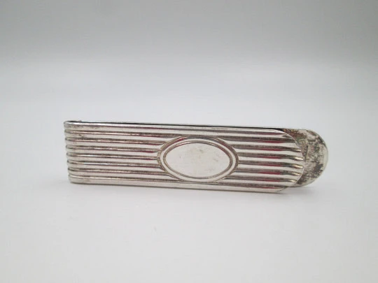 Pedro Duran money clip. 925 sterling silver. Ribbed motifs and medallion. Spain. 1980's