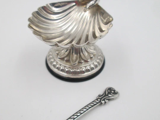 Pedro Durán salt shaker / sugar bowl. Shell with cherub. 925 sterling silver. 1980's